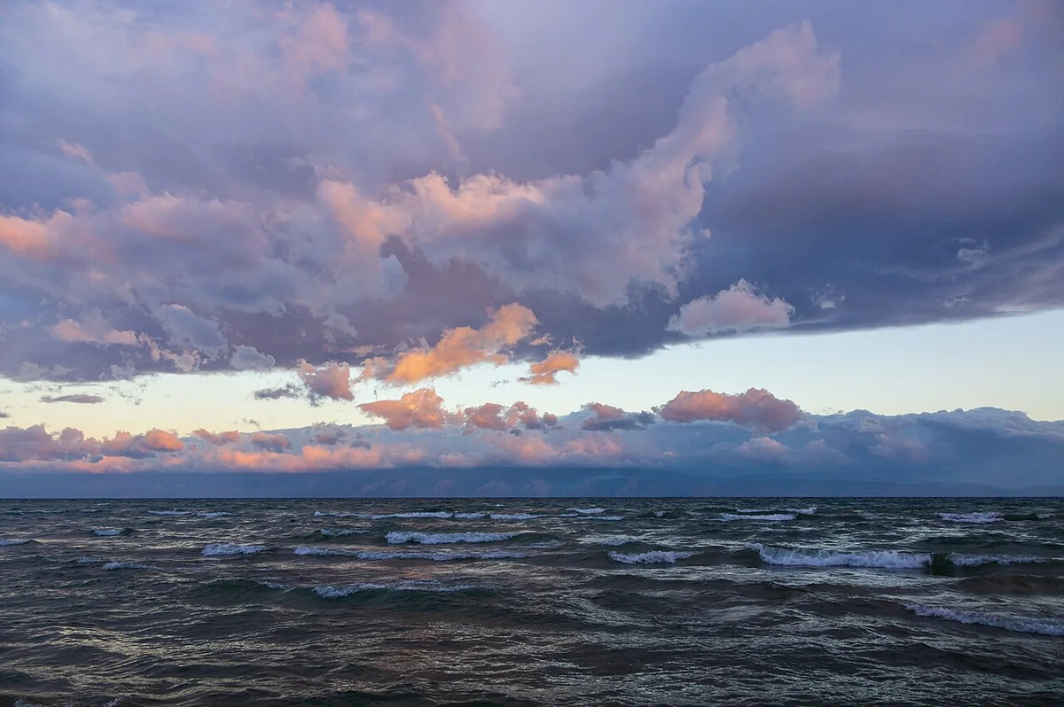 Рассвет над проливом Малое Море на Байкале